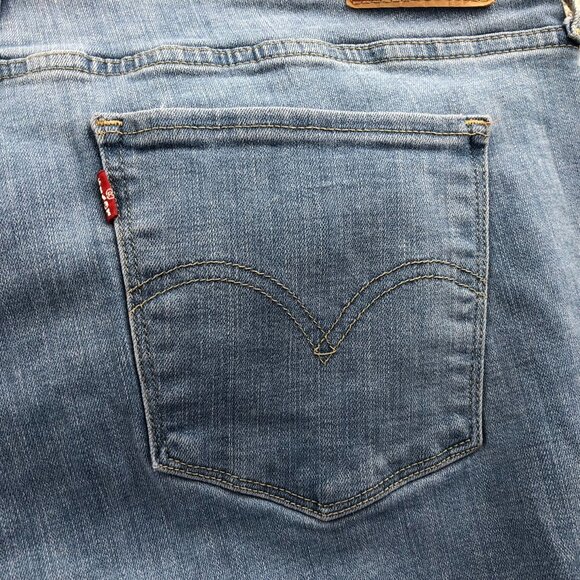Levis Womens Jeans Sie 18W Classic Straight Leg Light Blue Denim Casual Ankle - Picture 11 of 14